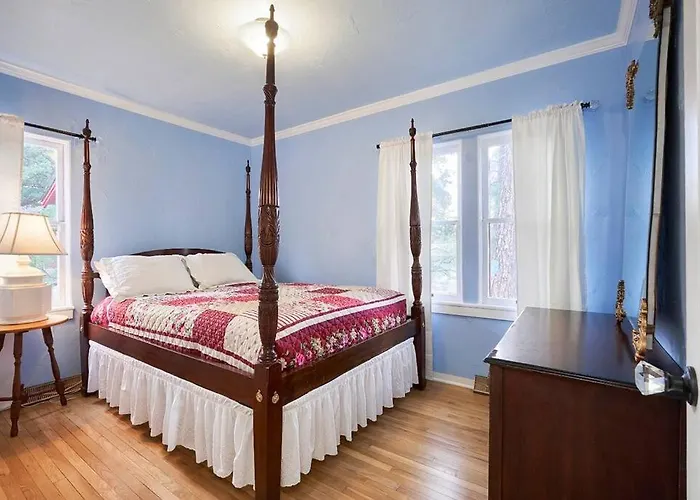 Romantic Escape+close Walk To Town+hot Tub+pets Ok
